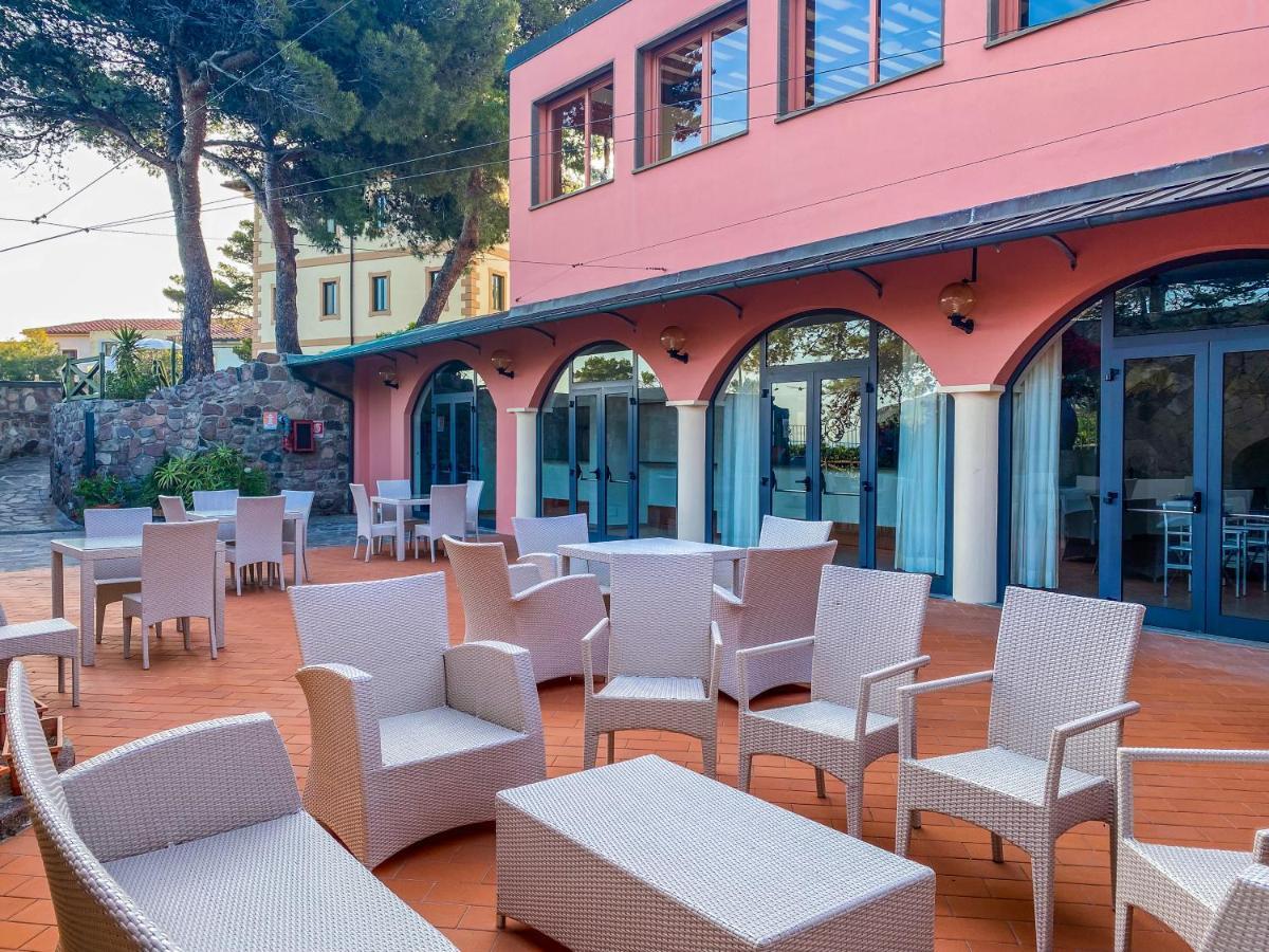 La Mandola Eco Hostel Capraia Ngoại thất bức ảnh