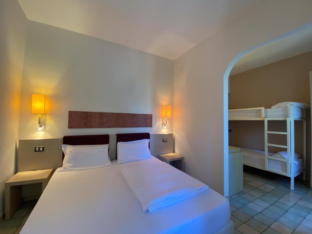La Mandola Eco Hostel Capraia Ngoại thất bức ảnh