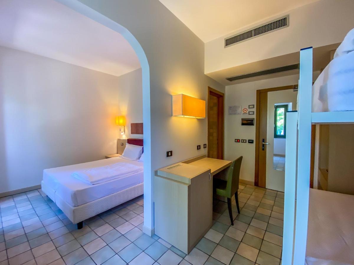 La Mandola Eco Hostel Capraia Ngoại thất bức ảnh